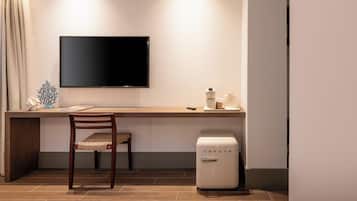 Habitación doble estándar | Caja de seguridad en la habitación, escritorio y insonorización