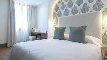 In-room safe, desk, soundproofing, free WiFi