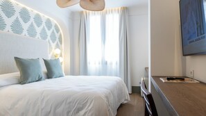 Standard-Doppelzimmer | Zimmersafe, Schreibtisch, schallisolierte Zimmer, kostenloses WLAN