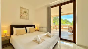 Comfort Apartment, Garden View | Premium bedding, desk, soundproofing, iron/ironing board