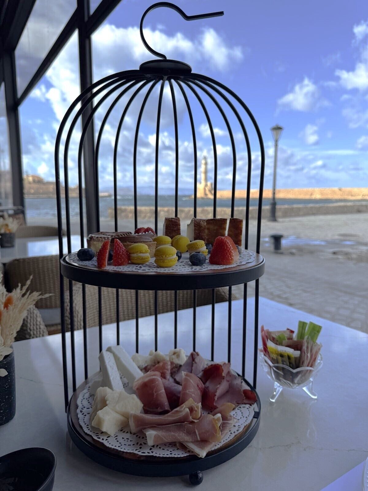 Desayuno a la carta todos los días (con cargo) 