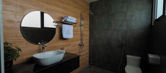 LuckyStar Hotel