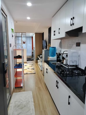 Deluxe Studio | Private kitchen