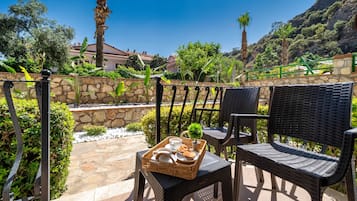 Habitación económica doble, vistas al jardín | Vistas al jardín