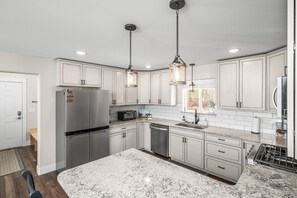 Fridge, microwave, oven, stovetop - Bring Your Snow Machine - Minutes from Big Lake! (Wasilla)