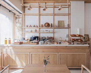 Frukostbuffé varje dag mot avgift