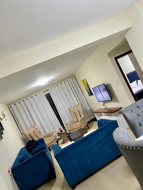 Business Apartment | Living area - Lux Suites Mango Court Apartments (Nairobi)