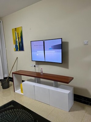 Business Apartment | Living area - Lux Suites Mango Court Apartments (Nairobi)