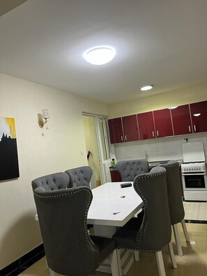 Business Apartment | Private kitchen | Fridge, microwave, cookware/dishes/utensils - Lux Suites Mango Court Apartments (Nairobi)