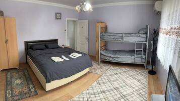 Panoramic Family Room Country House, Mountain View | 1 chambre, Wi-Fi gratuit, draps fournis