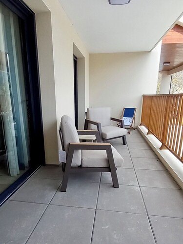 Charmant Studio Avec Parking et Garage Pour Déposer en Sécurité vos Équipements