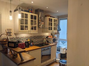 Private kitchen - Bel Appartement Haussmannien Batignolles Paris 17 (Paris)