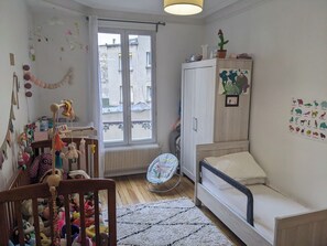 2 chambres, fer et planche Ă repasser, Wi-Fi, draps fournis
