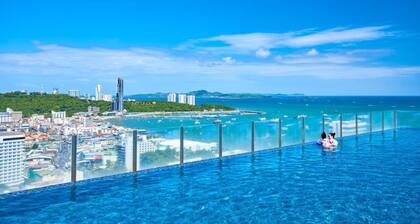Stylish 2 BR infinity pool/Downtown Pattaya/200 m to beach