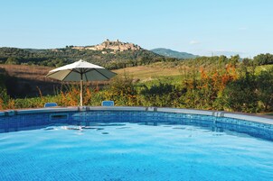 Piscina externa sazonal