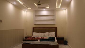 Double or Twin Room | Free WiFi