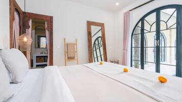 Vila Basic | 1 kamar tidur, brankas, meja kerja, dan ruang kerja ramah laptop