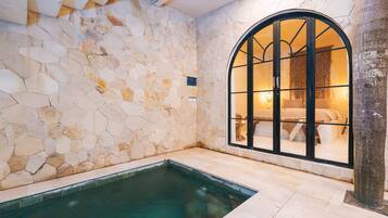 Basic Villa | Pool | Outdoor pool