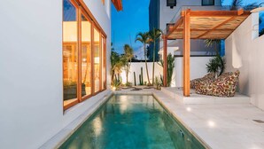 Villa – basic | Basseng | Utendørsbasseng
