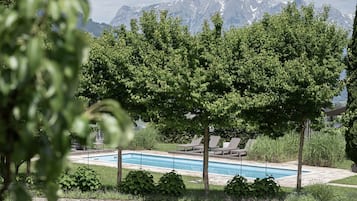 Alberca al aire libre por temporada