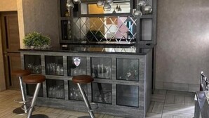 Bar (on property) - Hotel ArtAstana (Astana)