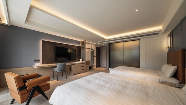 Deluxe Quadruple Room, Non Smoking, City View | Down comforters, WiFi (free) - Lihejiazhu (Tainan)