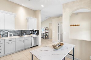 Fridge, microwave, oven, stovetop - Luxe 3BR Waterfront Stay in Cape Coral (Cape Coral)