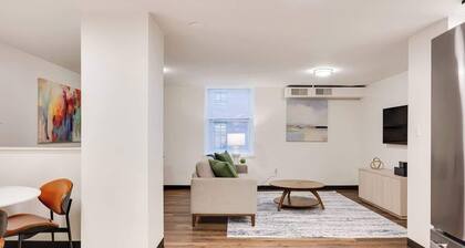 Vibrant 1BR on Whiskey Row with Foosball Table