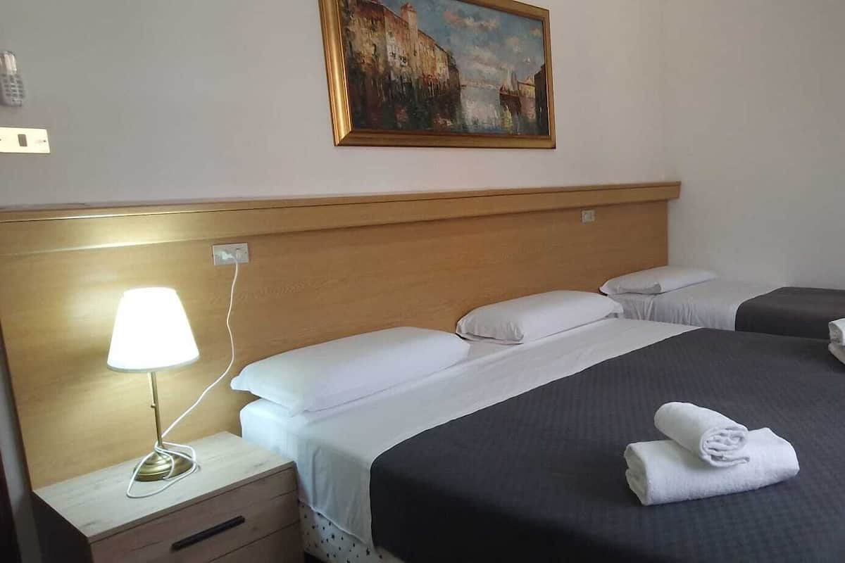 Deluxe-Dreibettzimmer, Mehrere Betten