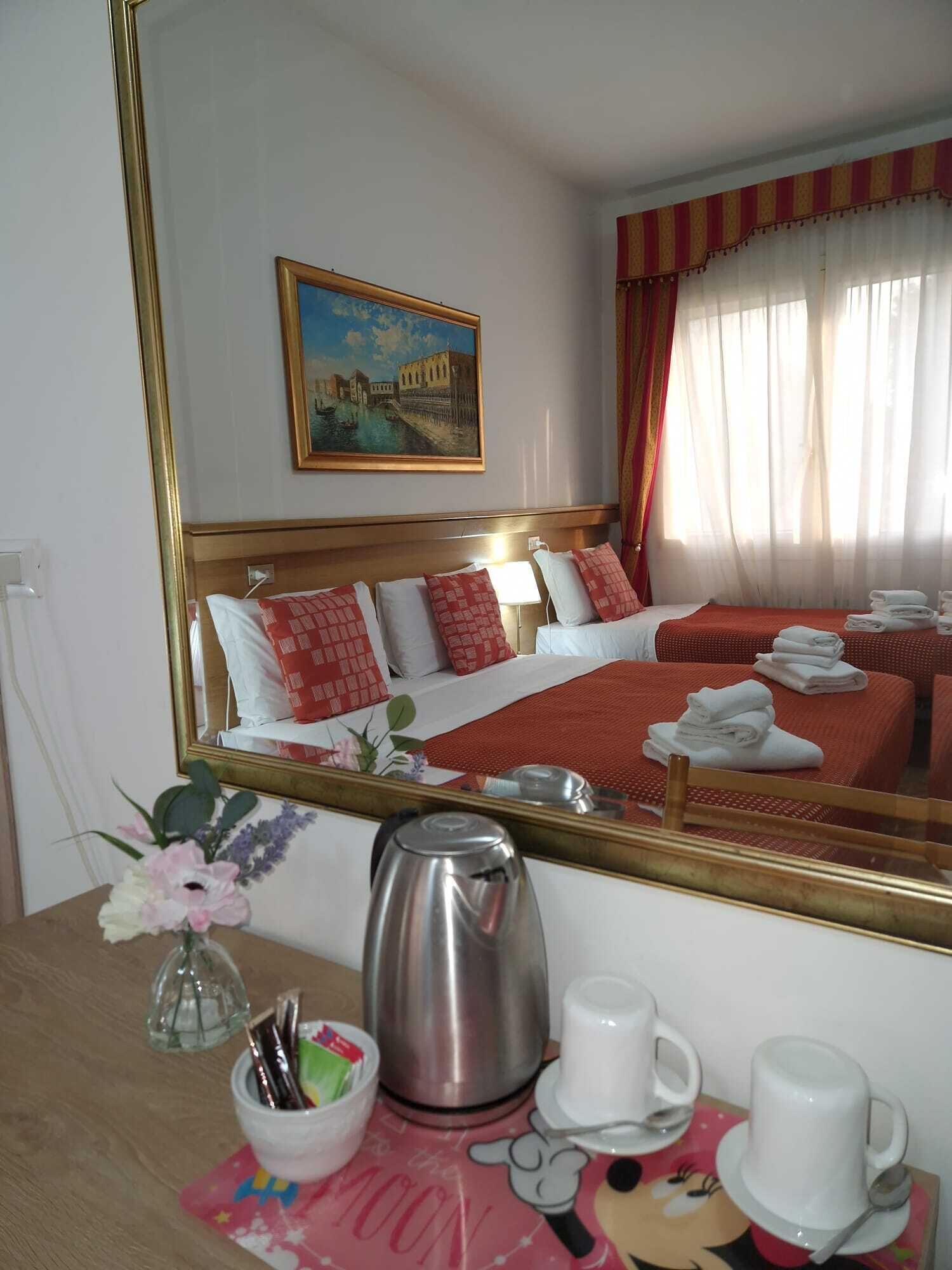 Firemannsrom – comfort, flere senger | Dundyner, individuelt dekorert, individuelt innredet og skrivebord