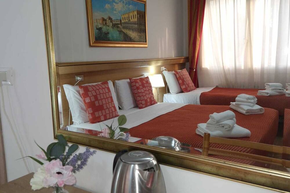 Hotel Tito