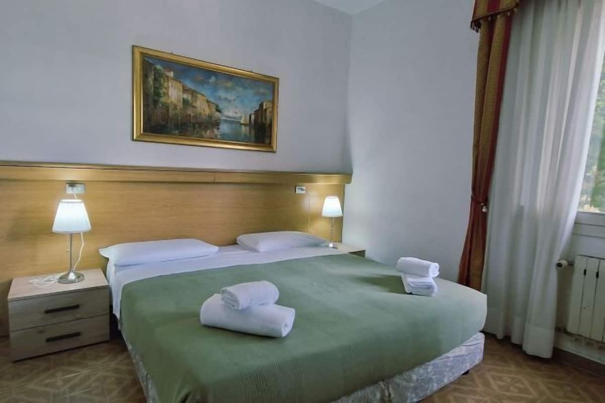 Cobrellits, decoració individual, mobiliari individual i escriptori