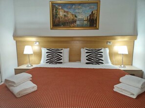 Down duvets, individually decorated, individually furnished, desk