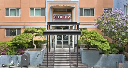 Elektra Muse Studio w/ Views - Walker’s Paradise