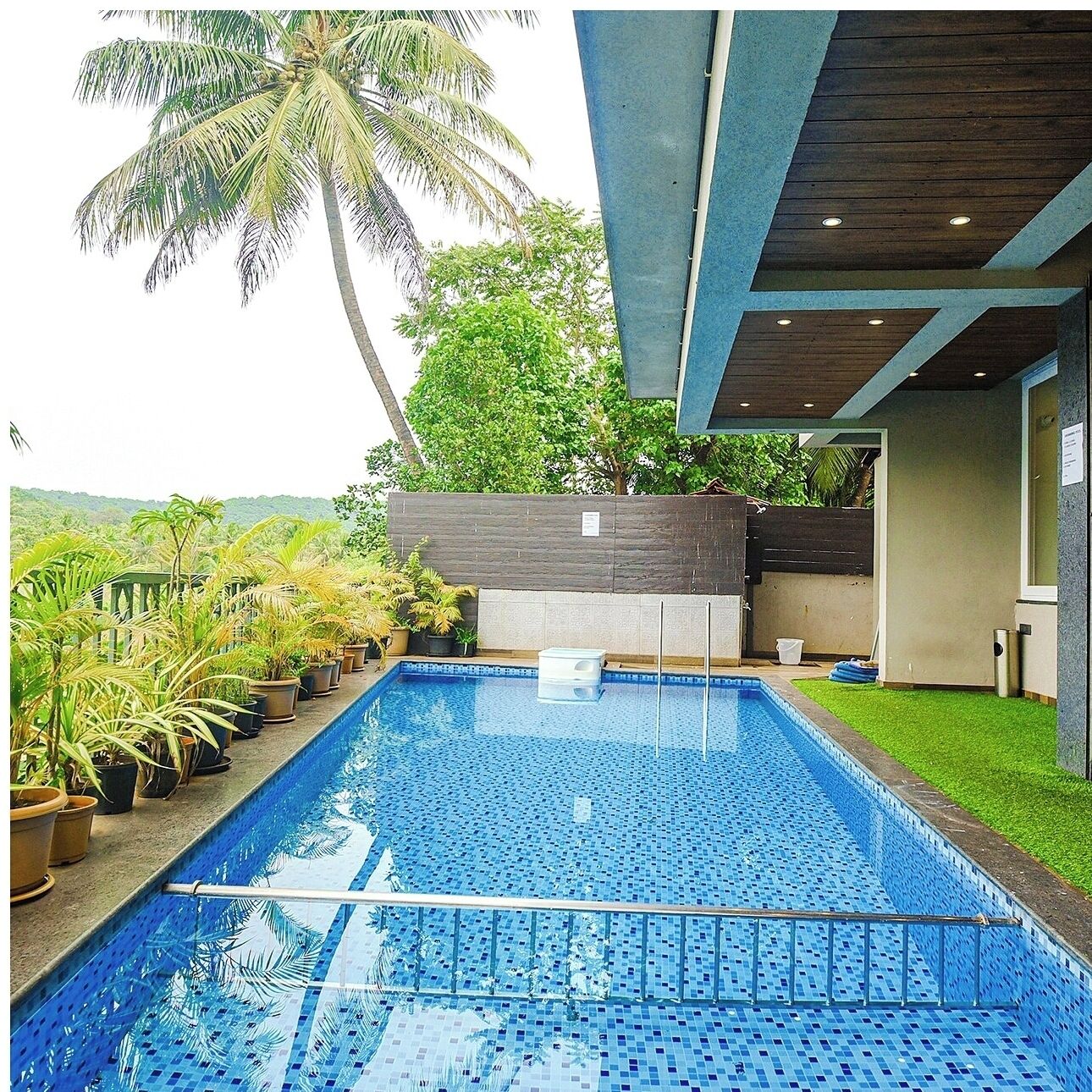 Kolam renang outdoor