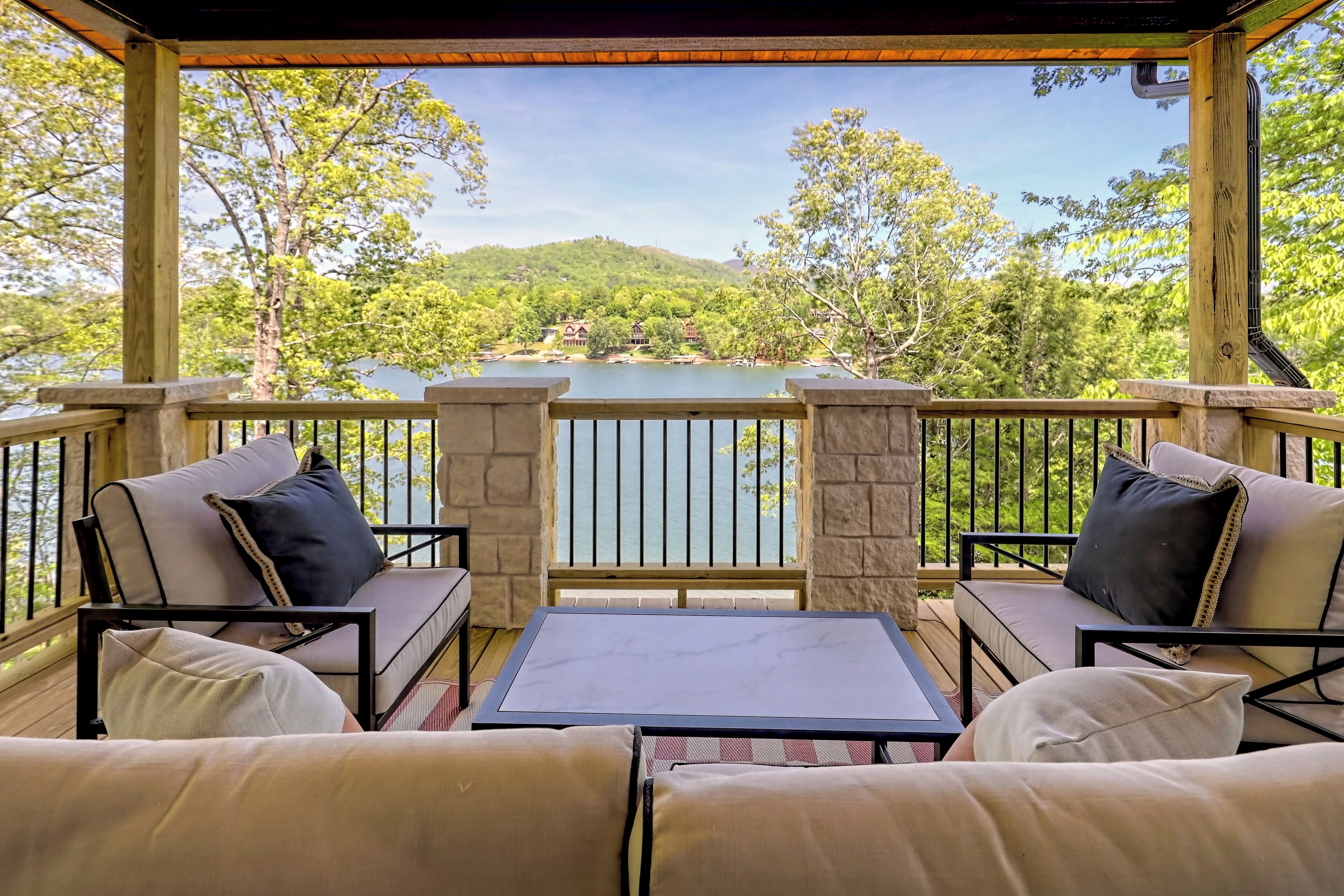 Lakefront, Pool table, Fire pit, SUP, Kayaks