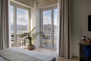 Grand Double Room, Balcony, Lake View | Desk, free WiFi, bed sheets - GIGI SUITES&APARTMENTS (Stresa)