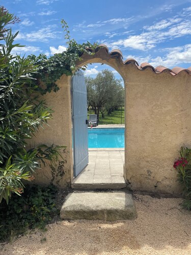 Maison de Charme à Séguret Avec Piscine Privée