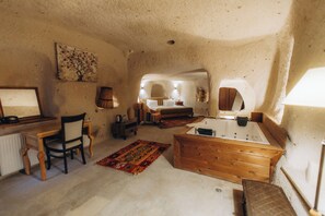 Deluxe Double Room with Jacuzzi