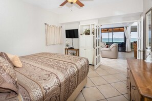 2 bedrooms, iron/ironing board, WiFi, bed sheets - Super Beachfront Condo Ground Level on Sandy Beach (Puerto Peñasco)