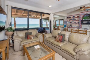 TV, offices - Super Beachfront Condo Ground Level on Sandy Beach (Puerto Peñasco)