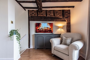Apartment, 2 Schlafzimmer | Wohnbereich | Flachbildfernseher