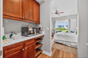 Desk, iron/ironing board, WiFi, bed sheets