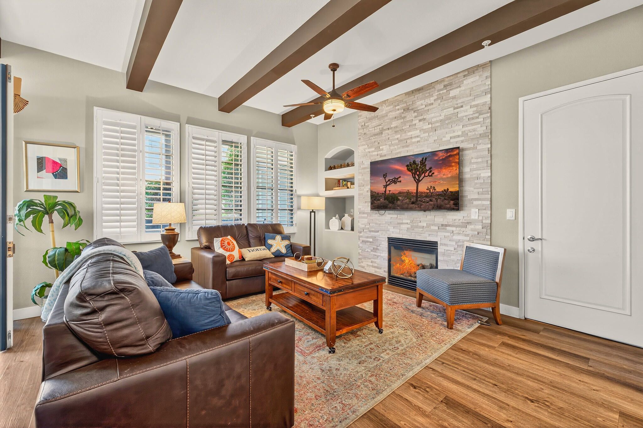 Smart TV, fireplace, offices