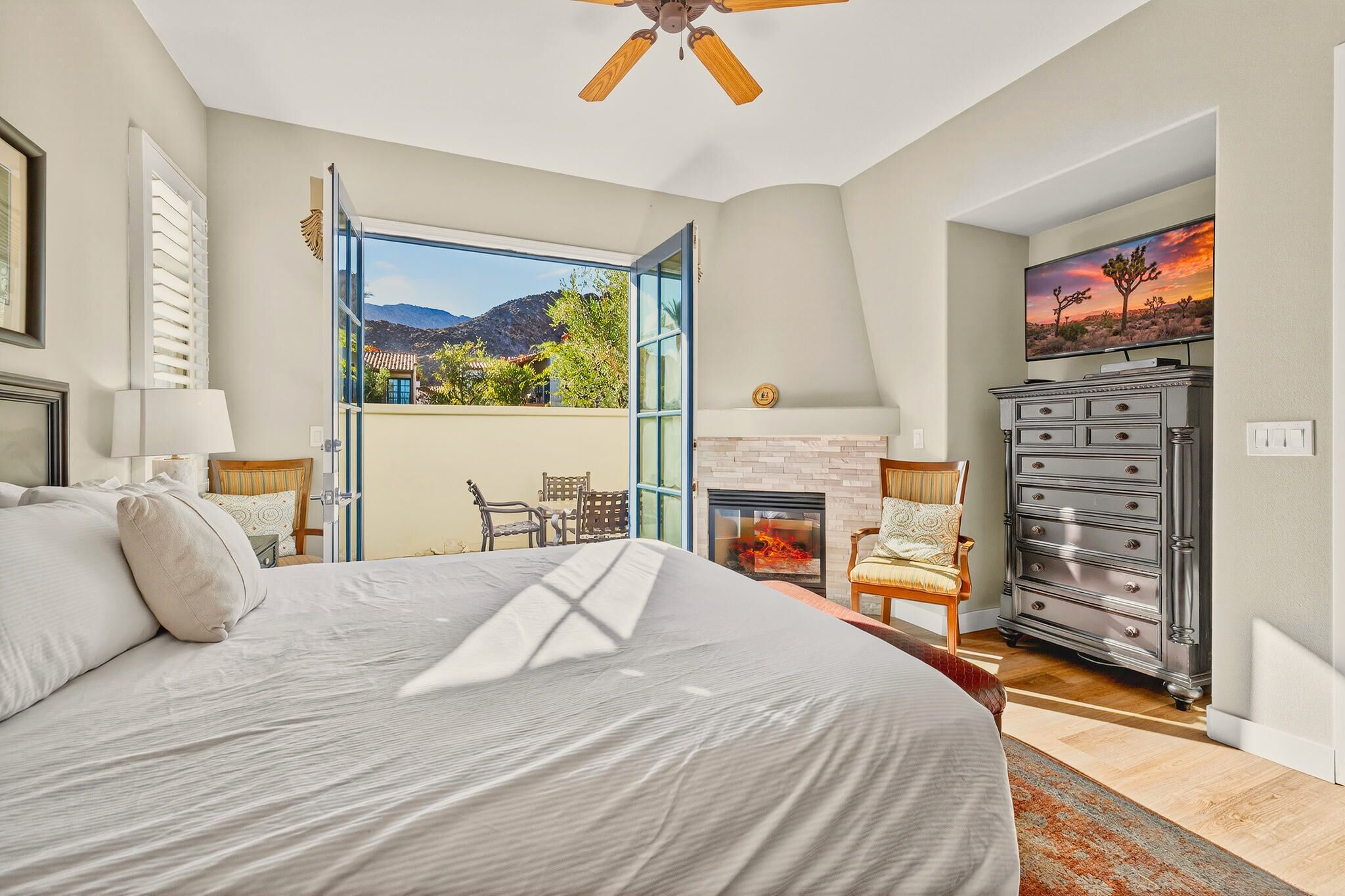 2 bedrooms, desk, iron/ironing board, free WiFi