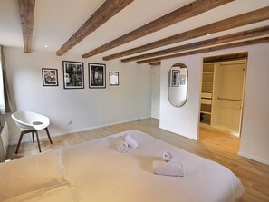 3 habitaciones, wifi gratis y ropa de cama 