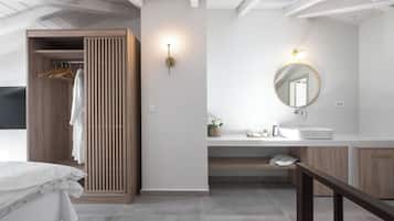 Royal Apartment | 1 bedroom, premium bedding, memory-foam beds, individually decorated