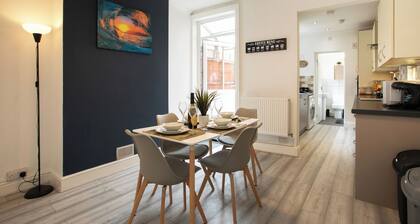 Cosy home with parking and garden