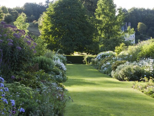 Charming cottage in Sasnières, pets allowed, private parking