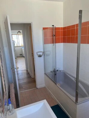 Towels, toilet paper